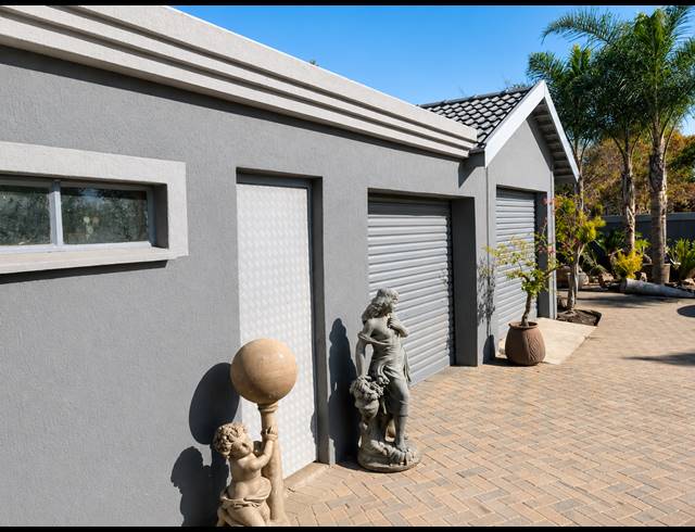 5 BEDROOM FREESTANDING FOR SALE IN VANDERBIJLPARK SE 1